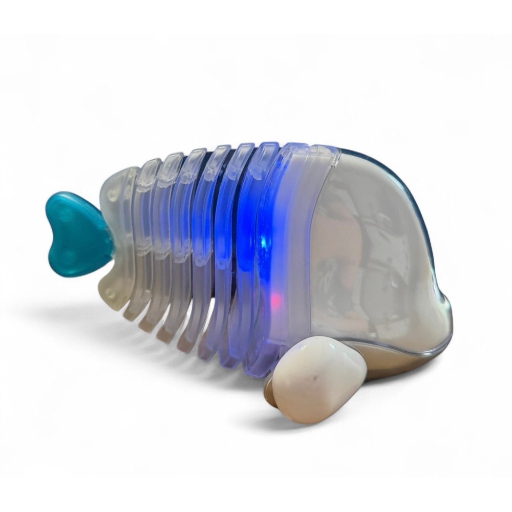 2006 Hasbro Sega Toys Aqua Fish Robotic Light Up Swimming Speaker MP3 Works